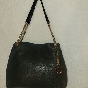 ❤️⚘️Host Pick ⚘️❤️Michael Kors EUC Pebble leather Black purse